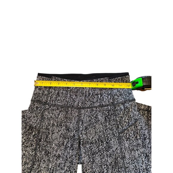 Lululemon High-Waisted Leggings Womens M Black & White Pattern - Picture 4 of 9